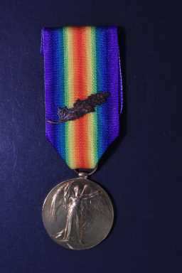 Victory Medal (1914-18) - LIEUT. R. CHATT.