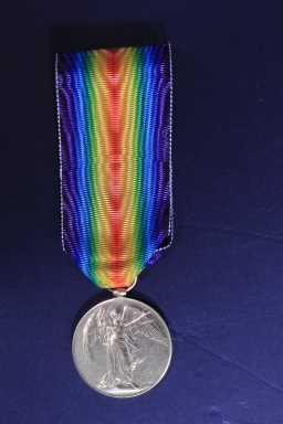 Victory Medal (1914-18) - 24554 PTE. O. REDSHAW. DURH.L.