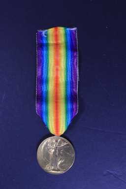 Victory Medal (1914-18) - 19854 SJT. S. SMALL. DURH.L.I.