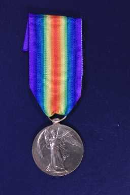 Victory Medal (1914-18) - 81225 PTE. W.S. BURN DURH L.I.