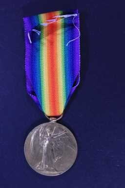 Victory Medal (1914-18) - 18-200 PTE. F. WALKER. DURH.L.