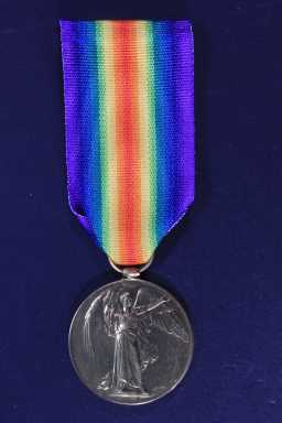 Victory Medal (1914-18) - 2543 SJT. L.A. BITTLESTONE. DU