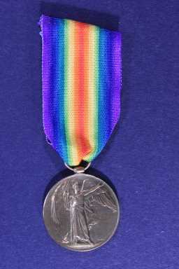 Victory Medal (1914-18) - 22-407 PTE. W. GLENDINNING. DU