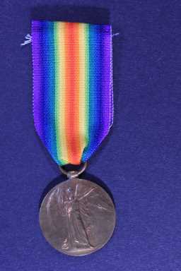 Victory Medal (1914-18) - 5155 PTE. E.W. GURR. DURH.L.I.