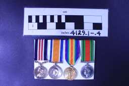 Victory Medal (1914-18) - 32674 PTE. J.J. BLOOMFIELD. DU