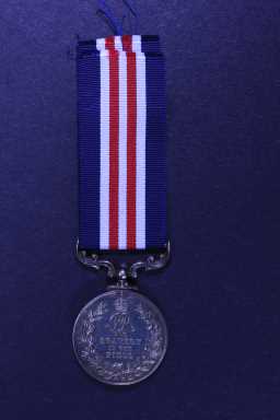 Military Medal - 23087 PTE G.L. KIRBY. 10/DURH: