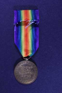 Victory Medal (1914-18) - 25600 PTE. J. SEYMOUR. D.L.I