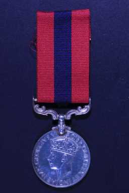 Distinguished Conduct Medal - 4438949 W.O.CL.III G. PINKNEY.