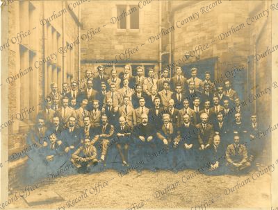 Photograph of staff and senior students, no names, 1921/22