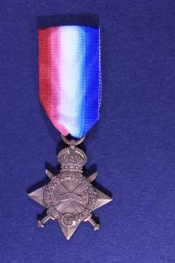 1914-15 Star - 18-1215 PTE. E.C. BELL. D:L:1