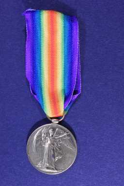 Victory Medal (1914-18) - 18-1215 A-SGT. E.C. BELL. DLI