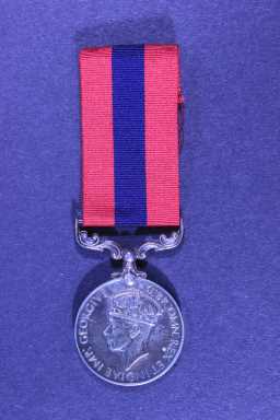 Distinguished Conduct Medal - 4457717 PTE. W.J. ROBERTS. DUR