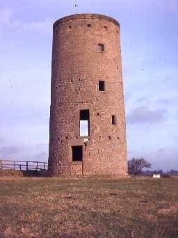 Whittington windmill.
Photo by Harry Rowland.