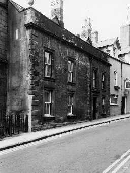 No.35 Narrowgate, Alnwick. Photo Northumberland County Council, 1971.