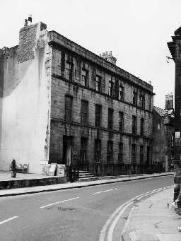 Nos 31 and 33 Narrowgate, Alnwick. Photo Northumberland County Council, 1971.