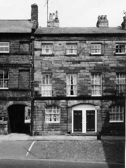 Nos 4 and 6 Bondgate Within, Alnwick. Photo Northumberland County Council, 1971.