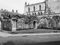 War Memorial Gateway, Hexham. Photo by Northumberland County Council, 1971.