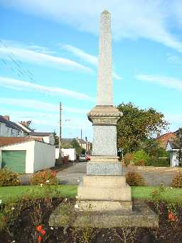 War Memorial, The Avenue, Greencroft © DCC 04.11.2009