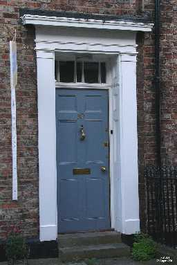 10 Leazes Place, Durham - door detail 2004