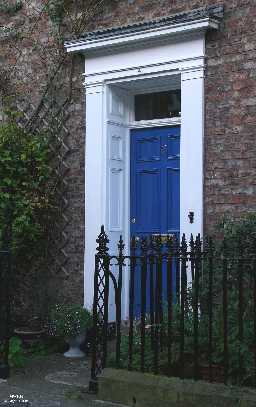 7  Leazes Place, Durham - door detail 2004