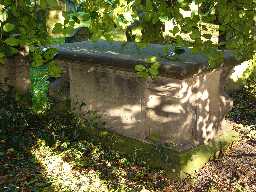 Hickson Chest Tomb (2004)  © DCC 2004