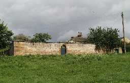 Garden Walls, Thorngate House,  © DCC 2002