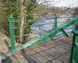 Footbridge railing detail  © DCC 2003