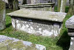 Chest Tomb to William Thompson @ St Giles © DCC 2002