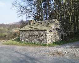 Former Saddle House at entrance to Toft House Farmhouse  © DCC 2003