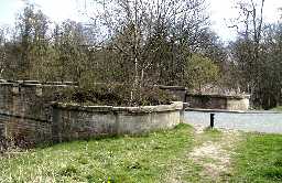 Abbey Bridge - circular emplacements at south parapets © DCC 2002
