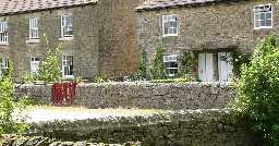 Front Garden Walls to 1-4 Abbey Cottages © DCC 2005