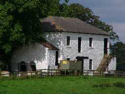 Barn & Pigsty east of Selaby Home Farm  © DCC 2004