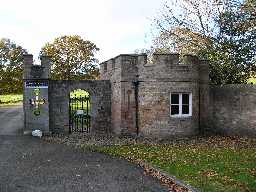 Gate Lodge, Piers & Gates © DCC 2004