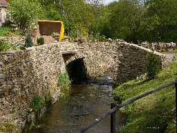 Podge Hole Bridge & Wall with Tail Race under repair © DCC 2006