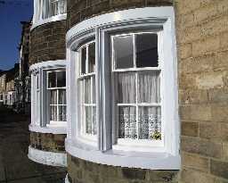 6 North Green, Staindrop  - bay window details © DCC 2004