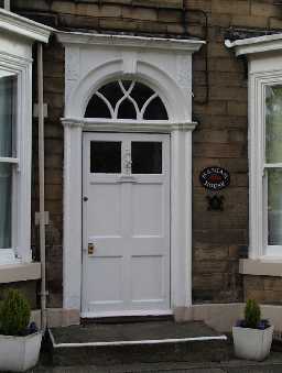 8 (Masham House) North Green, - doorway detail © DCC 2000