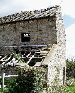 Barn north of West Middleton Farmhouse © DCC 2003