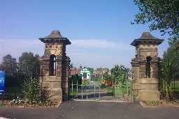 Gate Piers, Chilton © DCC 2006