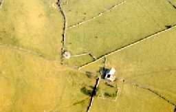 New close farmhouse with stable, byre and lofts © B. Vyner 2007