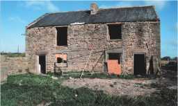 Farm labourers' cottages  South facing elevation 04/2011