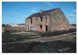 Farm labourers' cottages  South and east facing elevations 04/2011