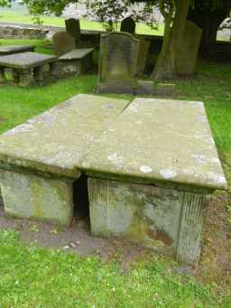 Henry Bincks Table Tomb 2016