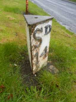 Photograph of Milepost, 10 metres north of Restalrig 2016