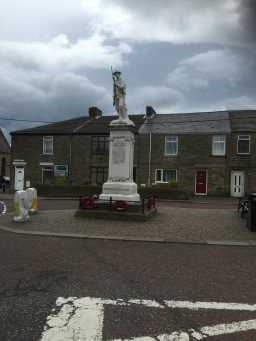 Photograph of War Memorial Statue, Wolsingham Road 2016