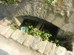 Fountain in wall in front of number 9 North View from above 2016